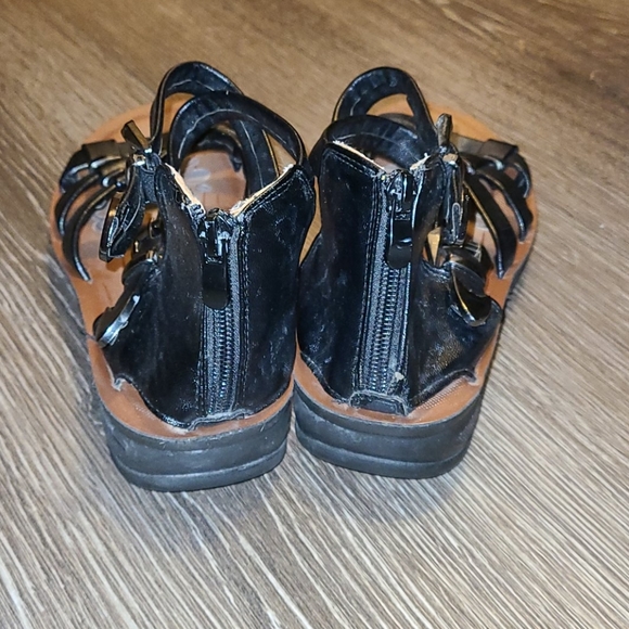 Sold - Picture 2 of 6